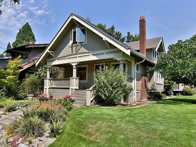 Property Photo:  2885 SE Kelly St  OR 97202 
