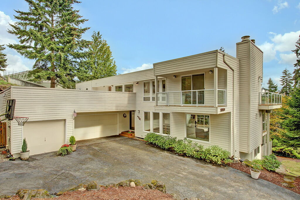 Property Photo: 18510 NE 15th Pl WA 98008