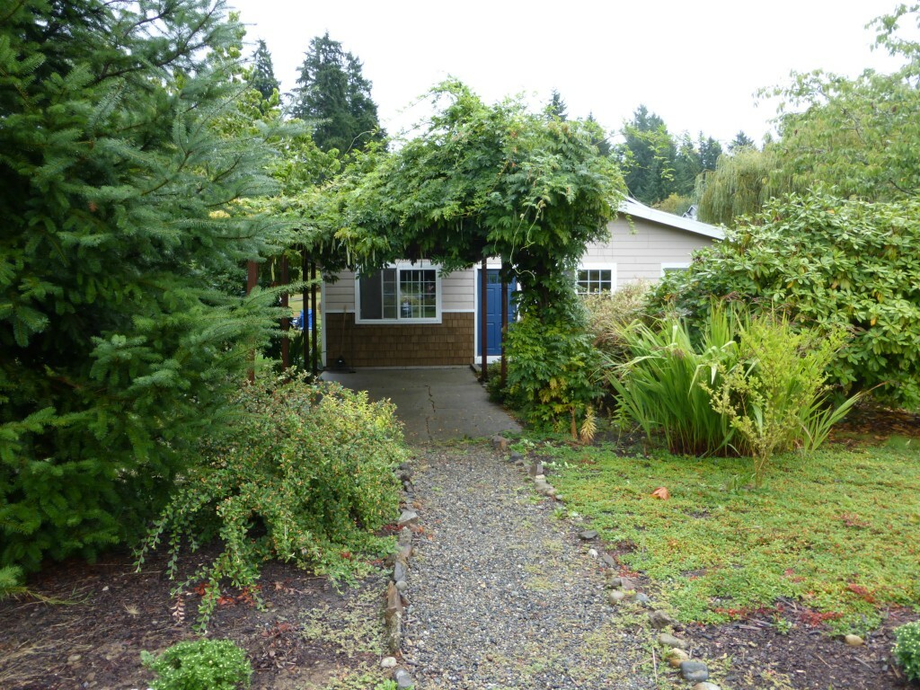 Property Photo:  703 Steven St  WA 98388 