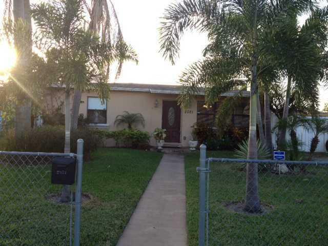 Property Photo: 2021 West Drive FL 33409
