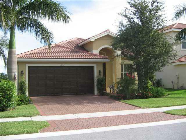 Property Photo:  7636 Jewelwood Drive  FL 33437 