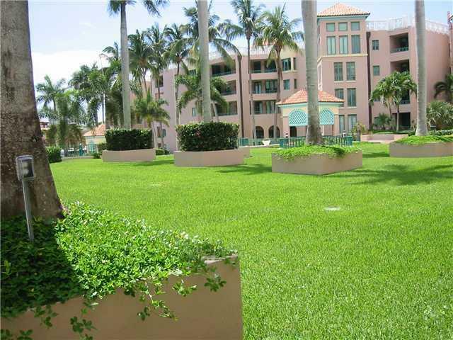 Property Photo: 100 SE 5th Avenue 217 FL 33432