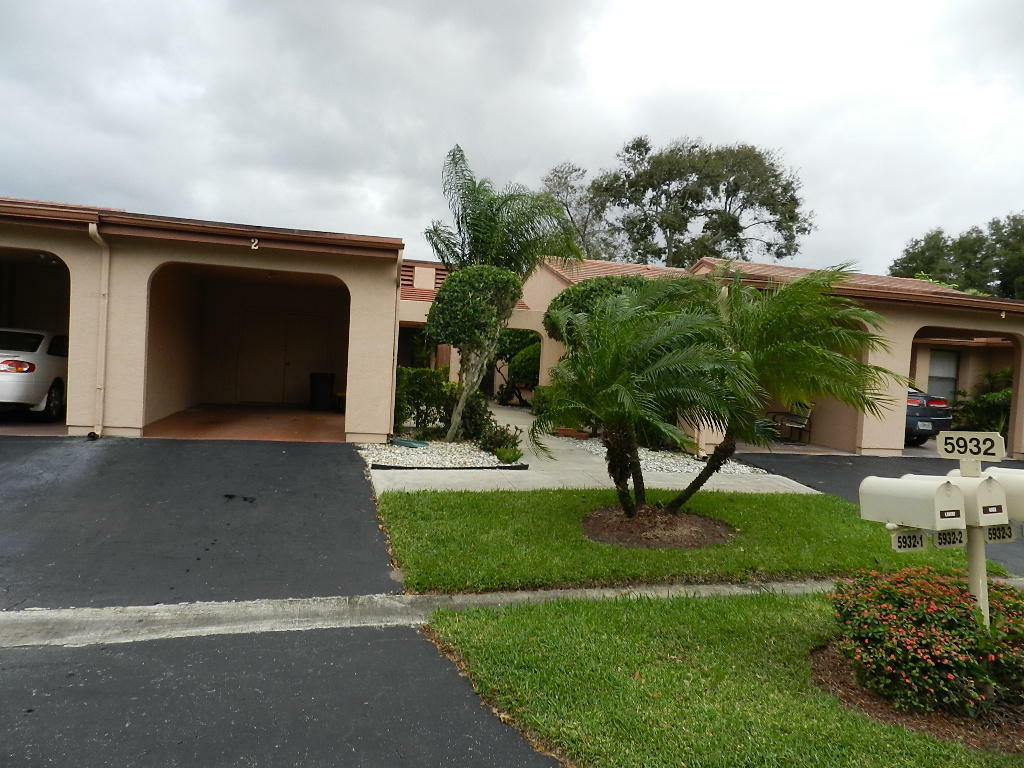 Property Photo:  5932 Forest Grove Drive Apt 2  FL 33437 