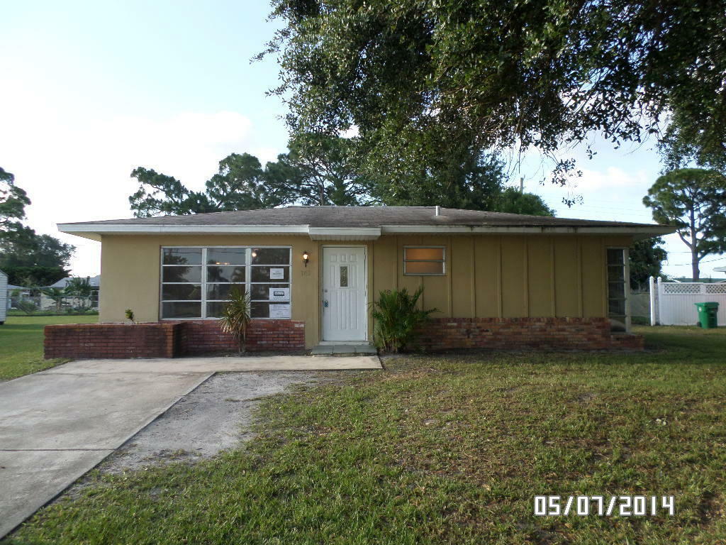 Property Photo:  161 SW Lakehurst Drive  FL 34983 