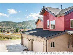 Property Photo: 8117 Courtyard 12 UT 84098