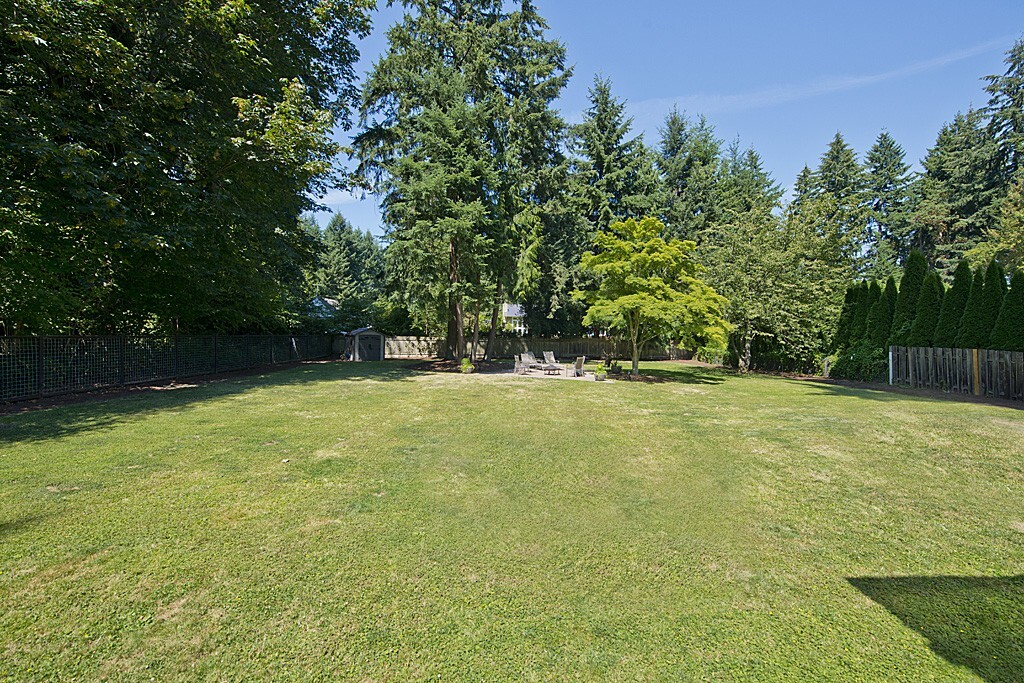 Property Photo:  10614 SE 23rd St  WA 98004 