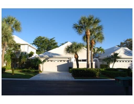 Property Photo:  7 Selby Lane  FL 33418 