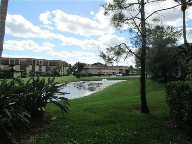 Property Photo:  524 Commons Drive  FL 33418 