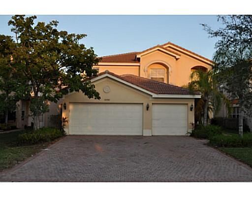Property Photo: 10592 Walnut Valley Drive FL 33437