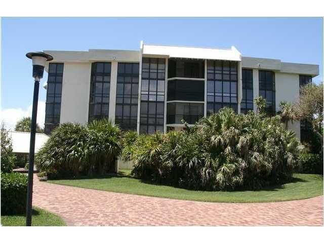 Property Photo:  1901 S Ocean Boulevard 102  FL 33432 