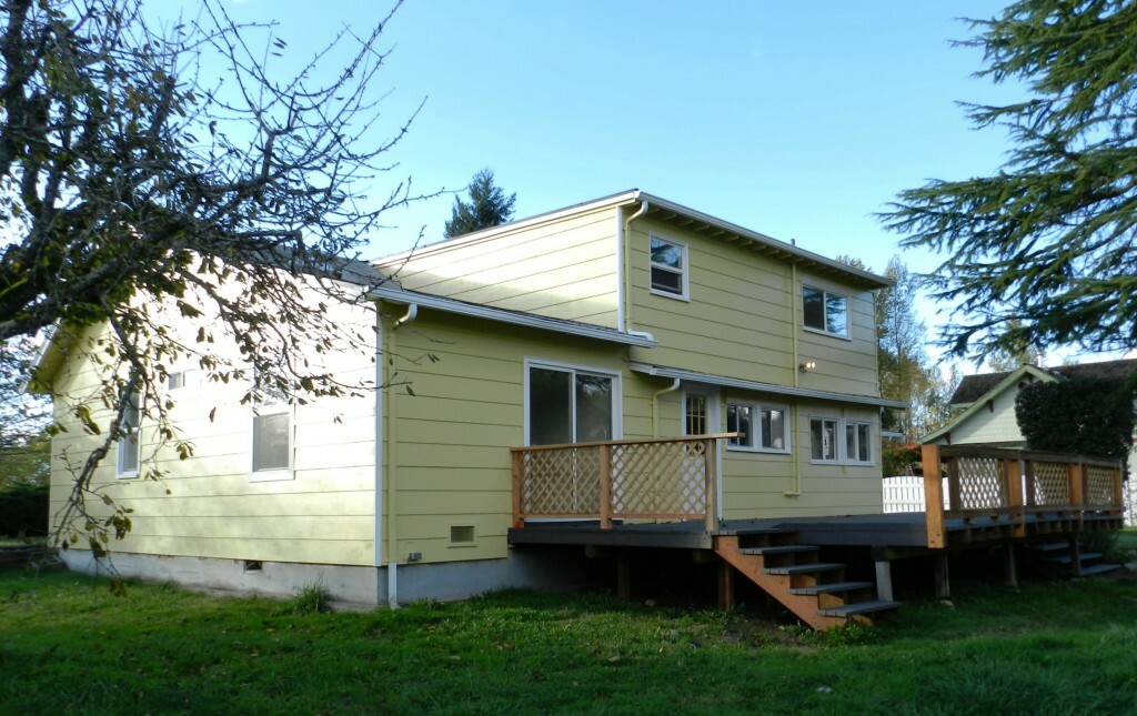 Property Photo: 7819 Vickery Ave E WA 98443