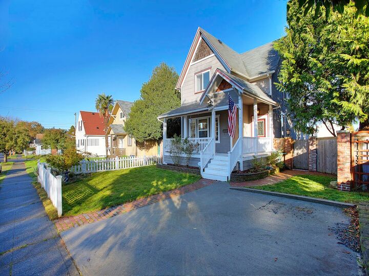 Property Photo: 2907 S 8th St WA 98405