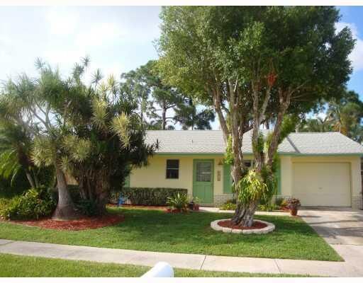 Property Photo:  4619 Carthage Circle N  FL 33463 