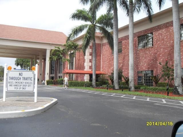 Property Photo:  172 Mansfield 172 E  FL 33434 