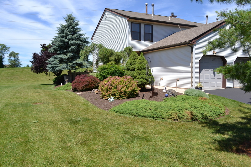 Property Photo:  252 Spruce Ct  NJ 08822 