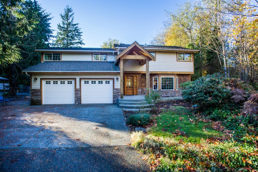 Property Photo:  12406 Maplewood Avenue  WA 98026 