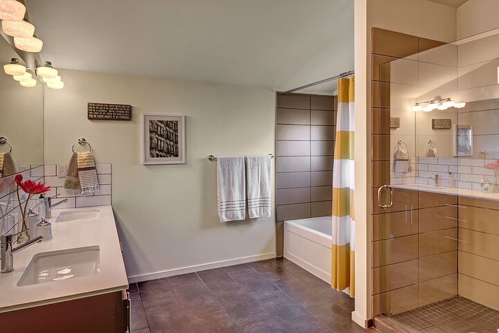 2833 SW Yancy St  Seattle WA 98126 photo