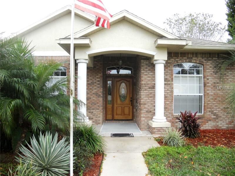 Property Photo:  2127 Watersedge Drive  FL 32738 