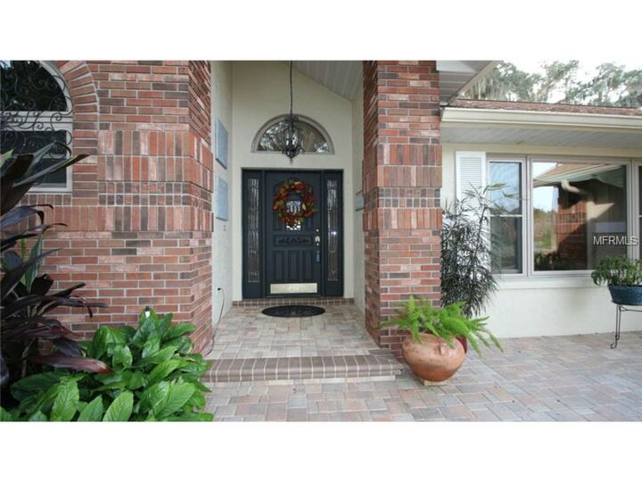 Property Photo: 2101 Arbor Oaks Drive FL 33594