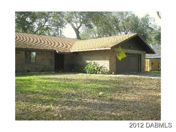 Property Photo: 140 Wimbledon Court FL 32127