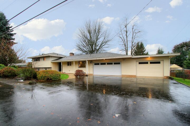 Property Photo:  525 Van De Vanter Ave  WA 98030 
