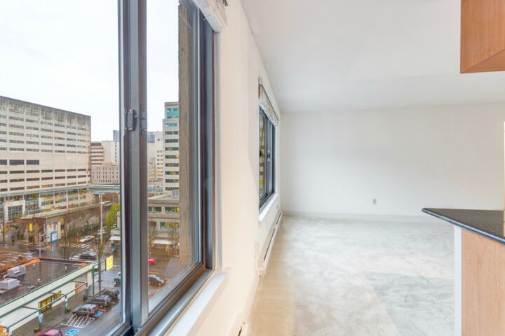 Property Photo: 1105 Spring St 1111 WA 98104