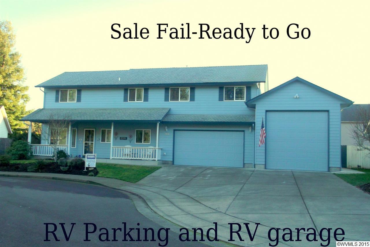 Property Photo: 764 Shannon Ct NE OR 97303