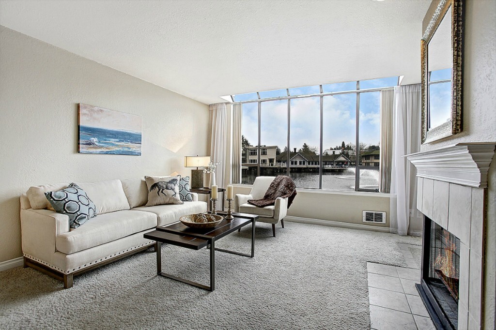 Property Photo:  7 Lake Bellevue Dr 107  WA 98005 