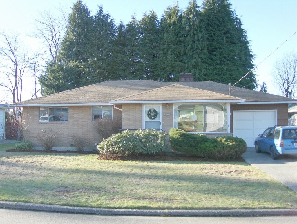 Property Photo:  5606 Highland Rd  WA 98203 