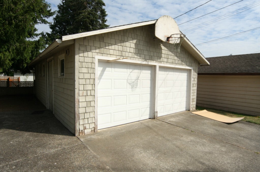 Property Photo: 1319 Front St WA 98264