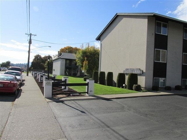 Property Photo: 307 N Raymond 17 Rd 17 WA 99206