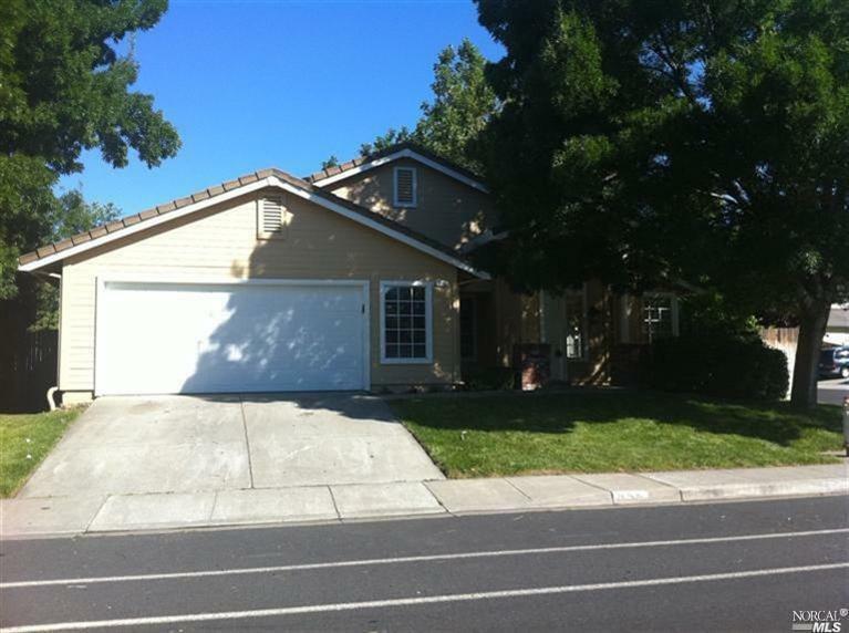 Property Photo:  856 Christine Drive  CA 95687 