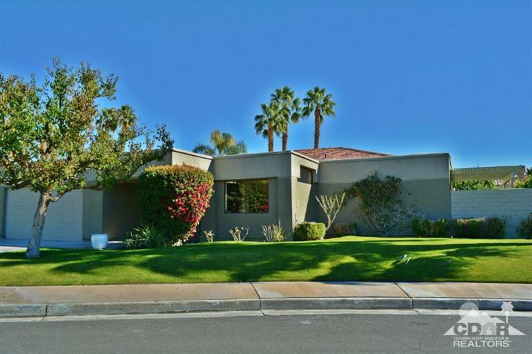 Property Photo:  40900 Centennial Circle  CA 92260 