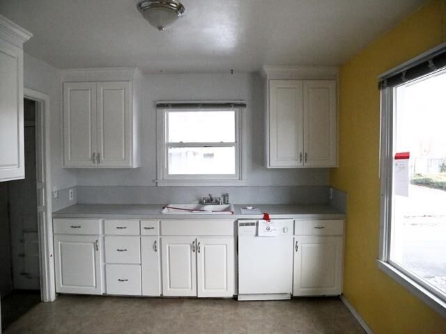 Property Photo:  320 N Miller St  WA 98801 