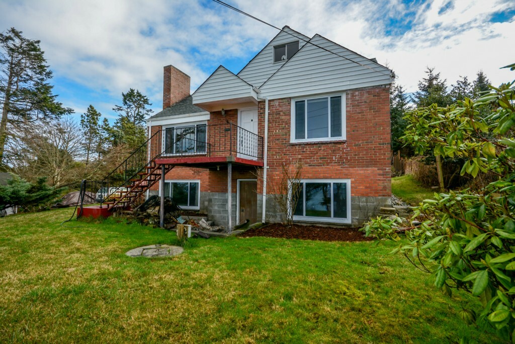 Property Photo:  1476 West Beach Rd  WA 98277 