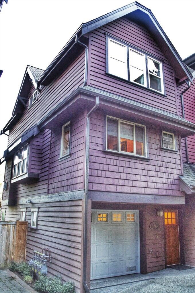 1006 NE 96th St  Seattle WA 98115 photo