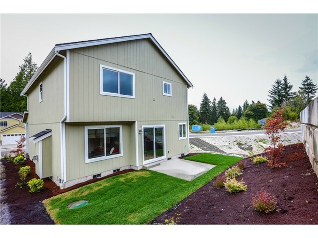 Property Photo:  719 Courage Ct SE  WA 98366 