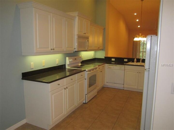 Property Photo: 5513 Key West Place A-04 FL 34203