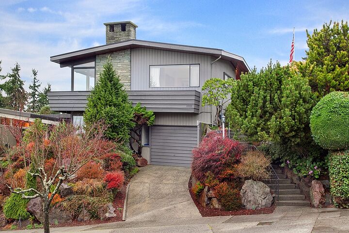 3010 W Garfield St  Seattle WA 98199 photo