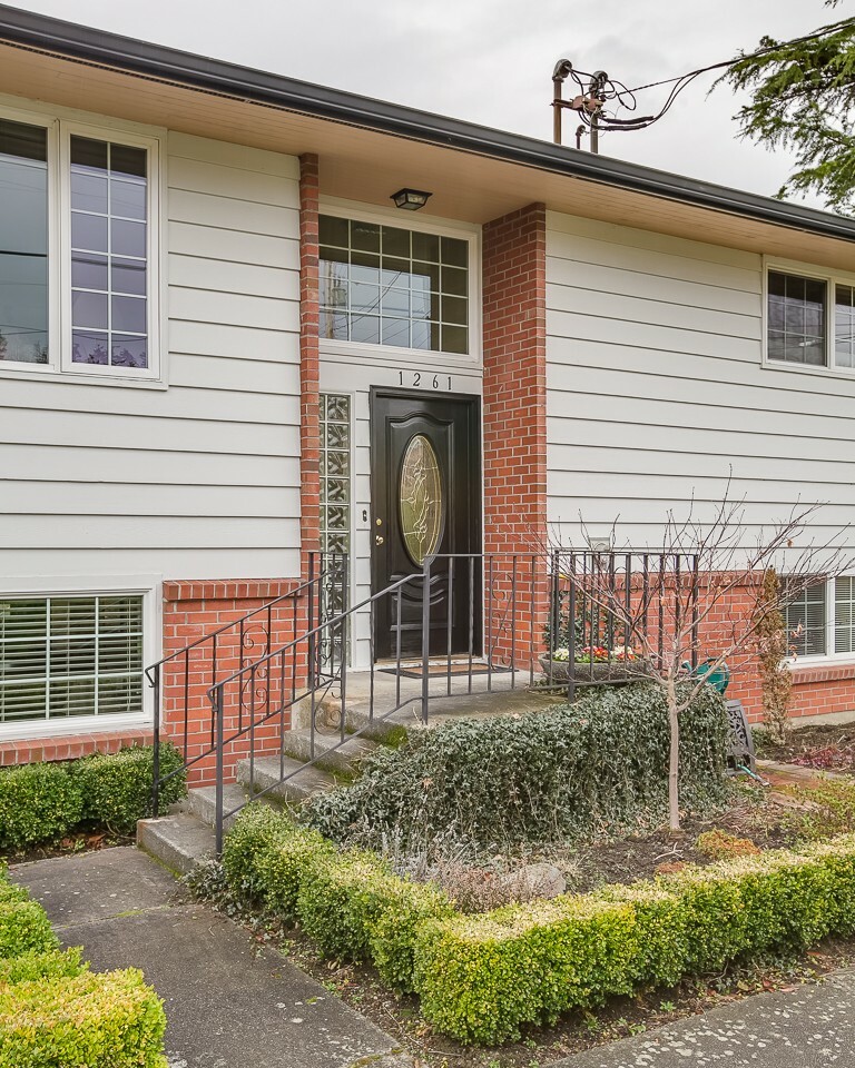 Property Photo: 1261 Arrowhead Rd WA 98282