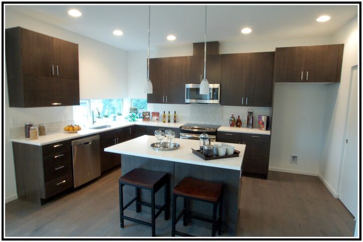 Property Photo: 2311 N 113th Place WA 98133