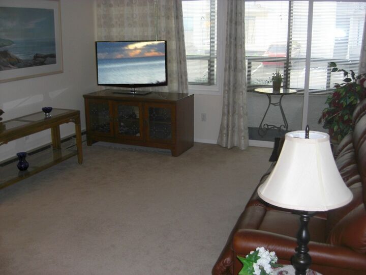 Property Photo:  11556 Greenwood Ave N 103  WA 98133 