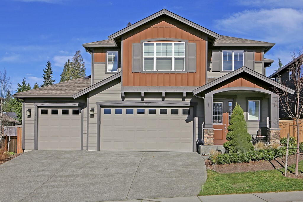 Property Photo:  6212 NE 1st St  WA 98059 