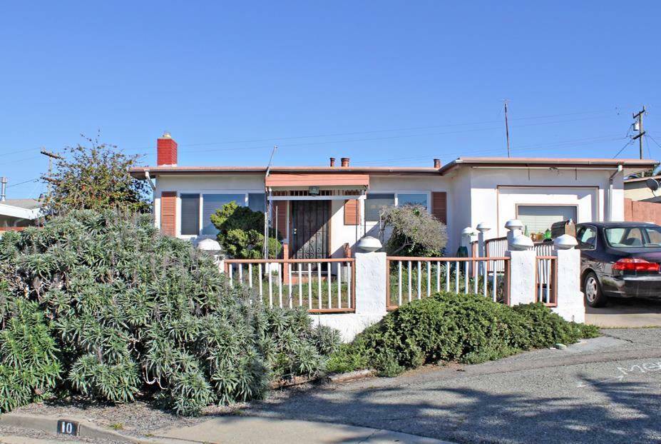 Property Photo: 10 Shawnee Court CA 93955