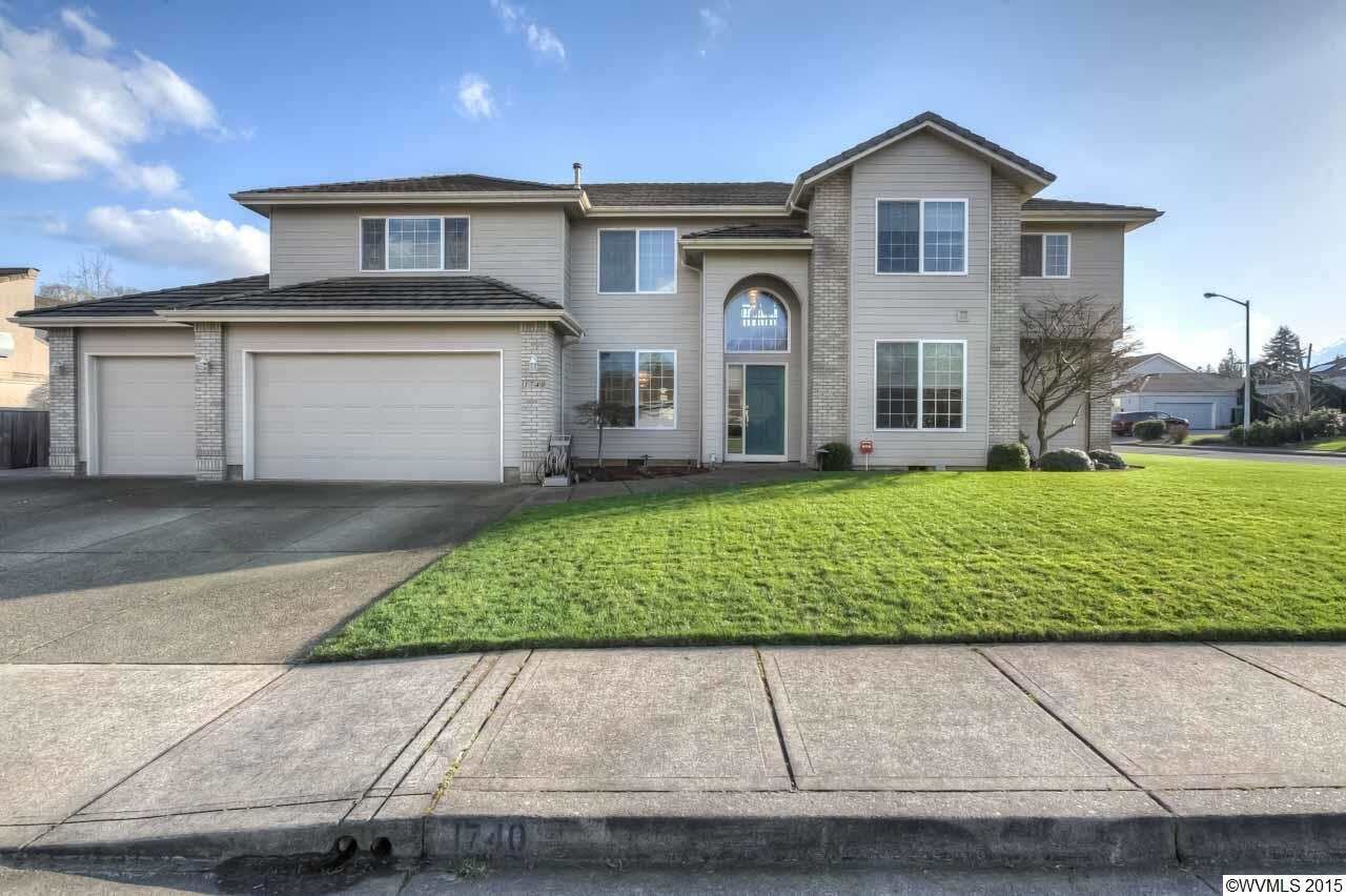 Property Photo:  1740 Wickshire Av SE  OR 97302 