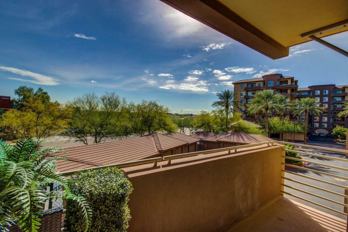 Property Photo: 15802 N 71st Street 306 AZ 85254