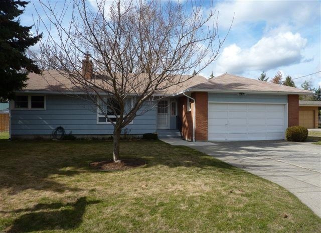 Property Photo: 823 N Progress Rd WA 99037