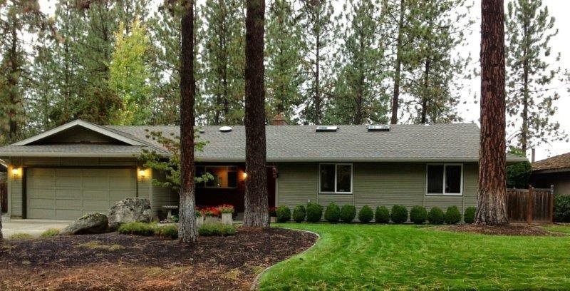 Property Photo: 924 W Bellwood Dr WA 99218