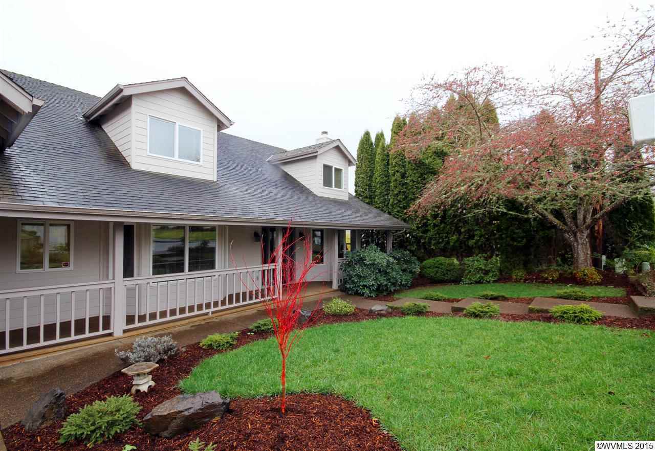 Property Photo: 3106 NW Huckleberry Pl OR 97330
