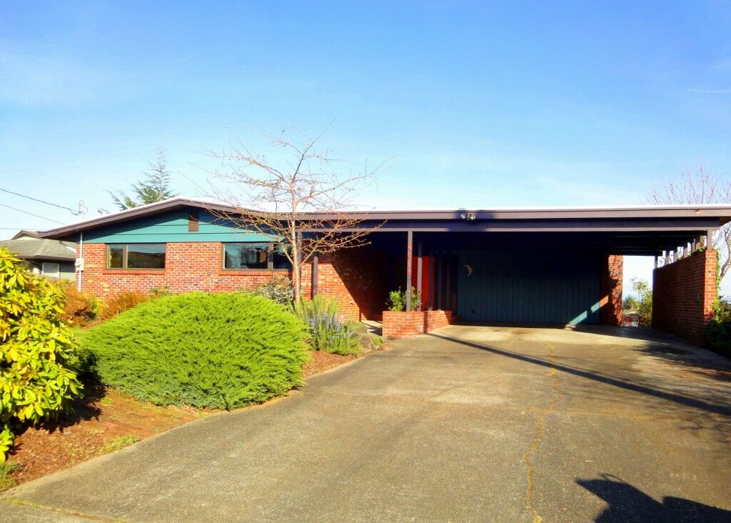 Property Photo: 4617 N Frace Ave WA 98407